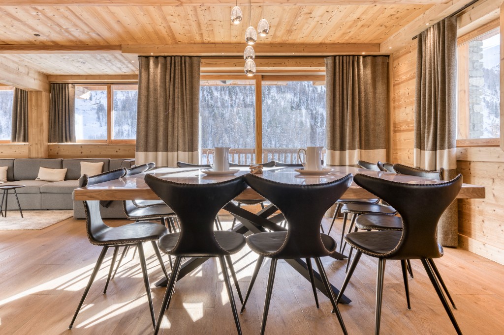 Second-floor living area