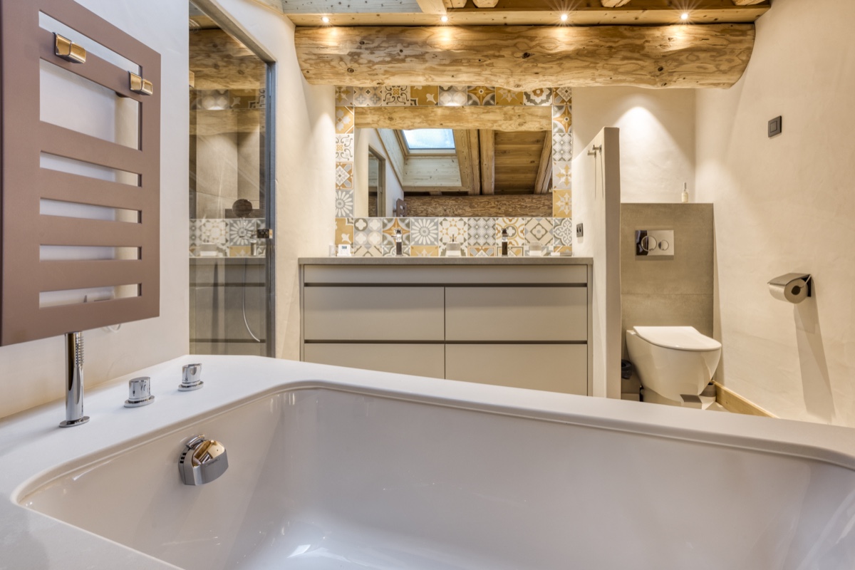 Ensuite bedroom floor 3